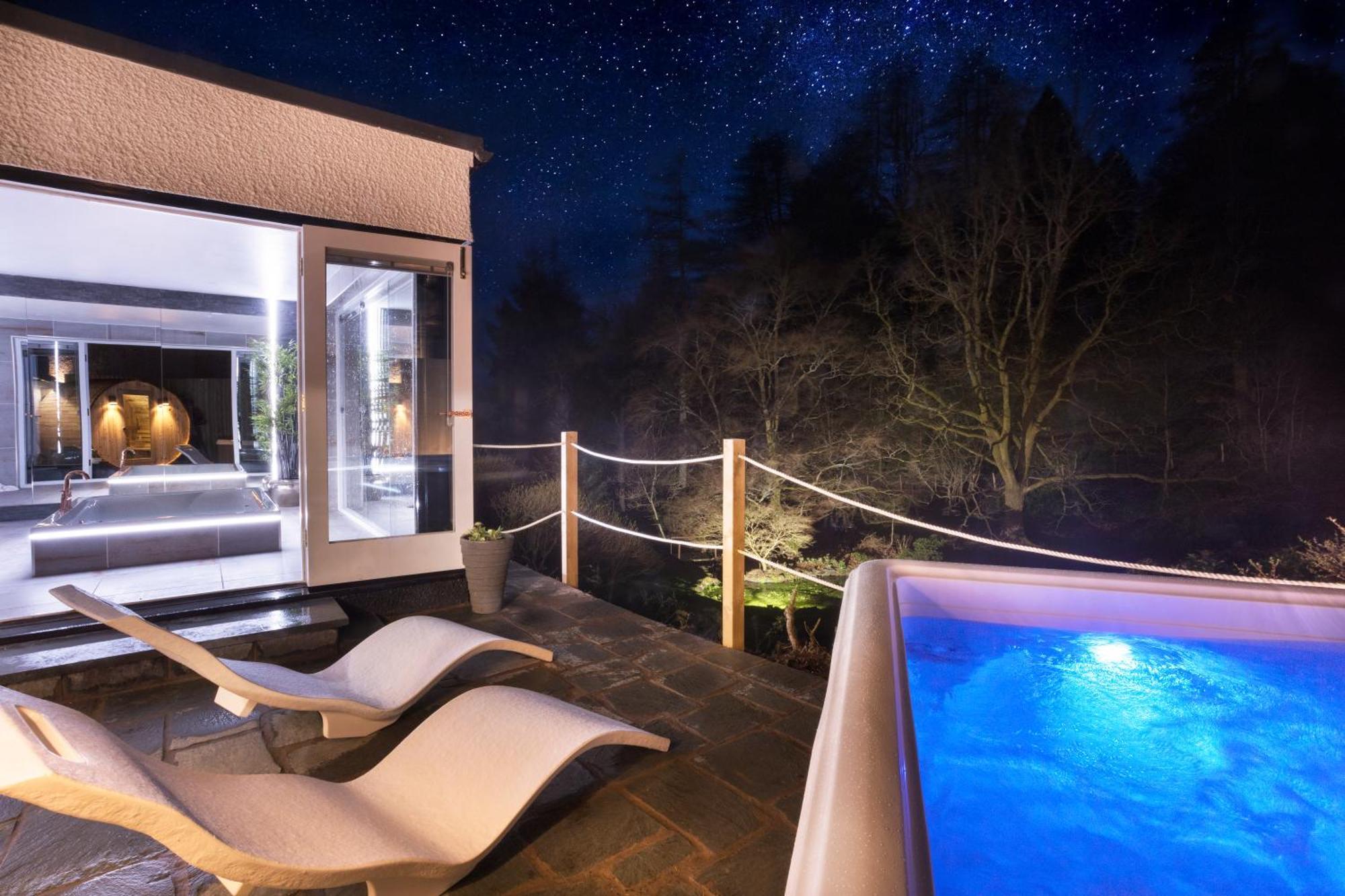 Aphrodites Group - Luxury Hot Tub Suites In Central Lake District! Bowness-on-Windermere Exterior foto