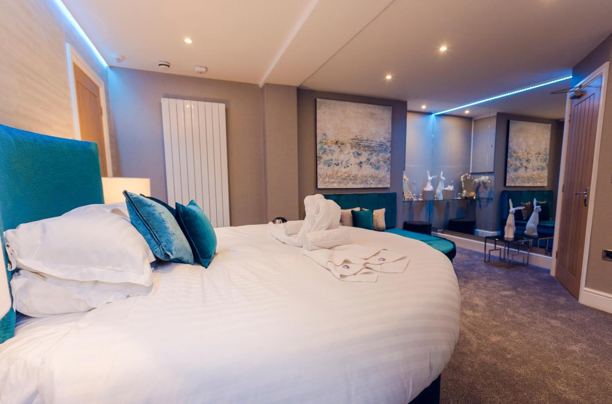 Aphrodites Group - Luxury Hot Tub Suites In Central Lake District! Bowness-on-Windermere Exterior foto